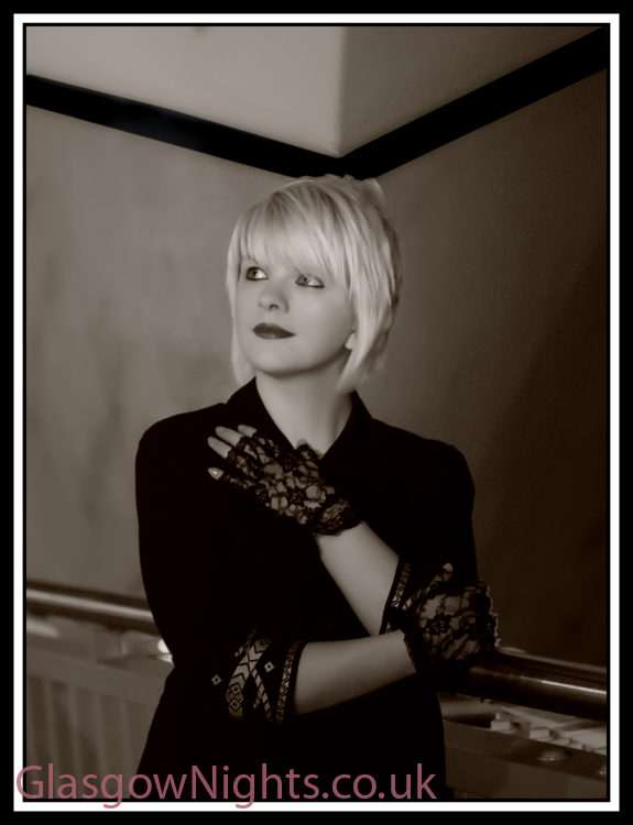 Glasgow Nights - Miel (32)