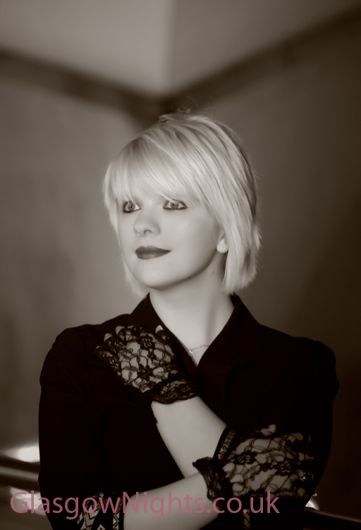 Glasgow Nights - Miel (36)