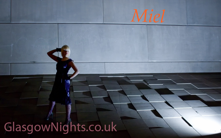 Glasgow Nights - Miel (5)